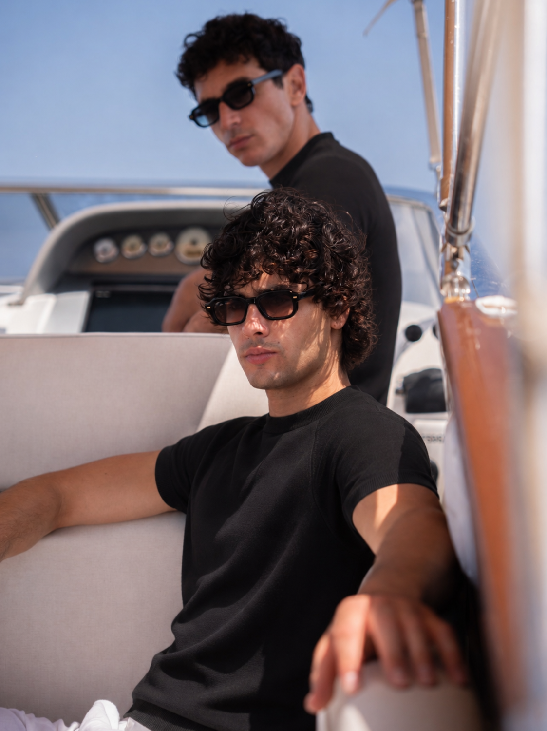 Sunglasses - Cube - Black with red glasses